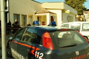 auto carabinieri ufficio postale cariati rapina