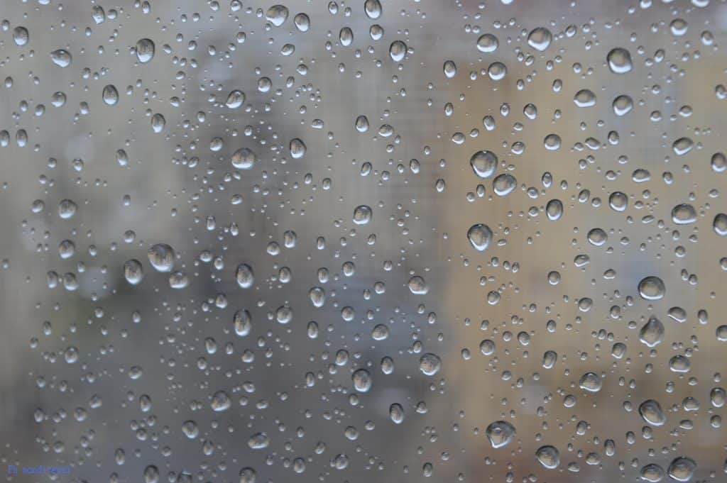 pioggia finestra vetro